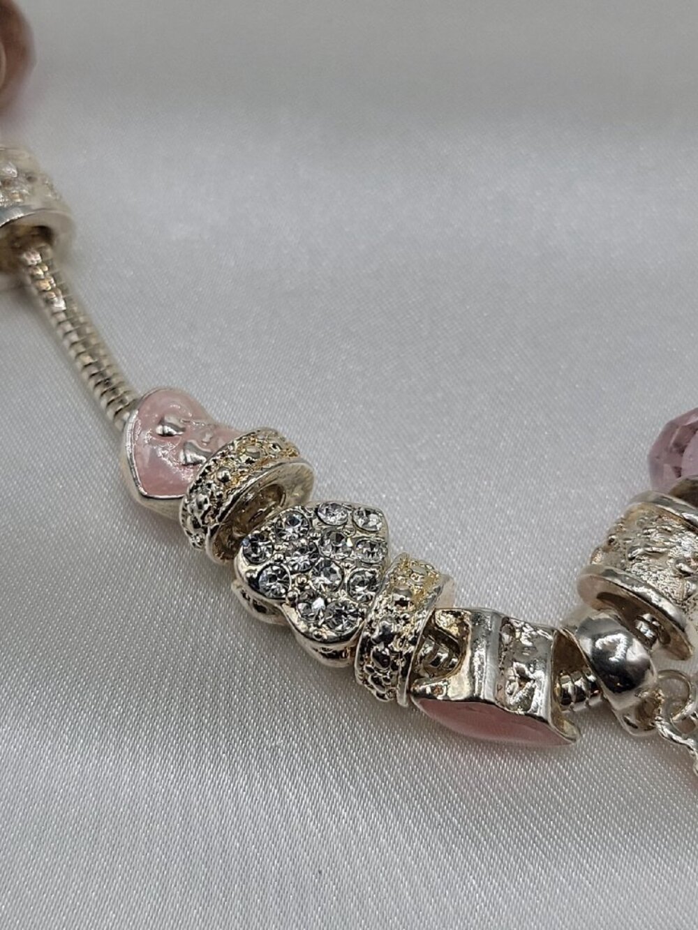 Friedmans Jewelers Breast Cancer Slide Necklace Silver Tone Charm Bead 18" Chain - Picture 5 of 15